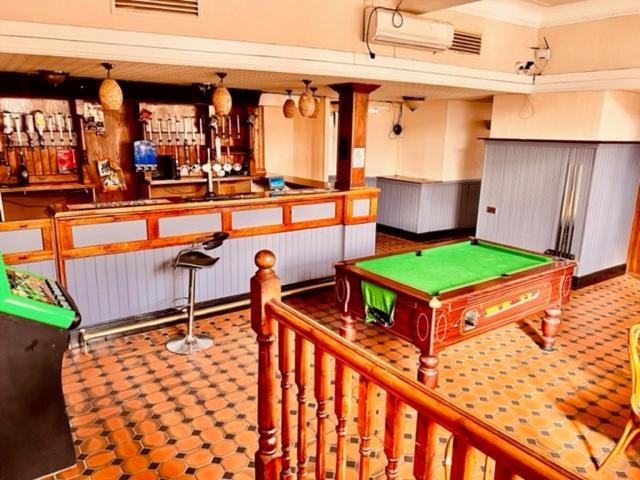 Sneyd Arms Hotel Tunstall Chatterley Exteriér fotografie